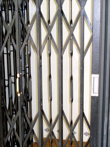 Elevator Collapsible Door-image